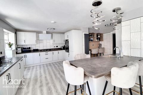 7 bedroom detached house for sale, Sackville Crescent, Harold Wood