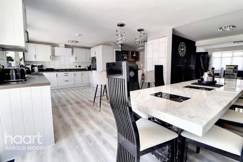 7 bedroom detached house for sale, Sackville Crescent, Harold Wood