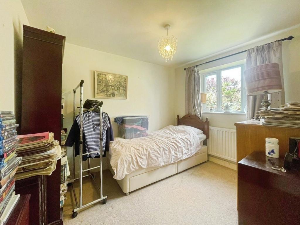 Pbox-bedroom-325258.JPG