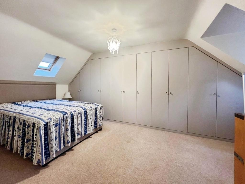Pbox-bedroom-325258.jpg