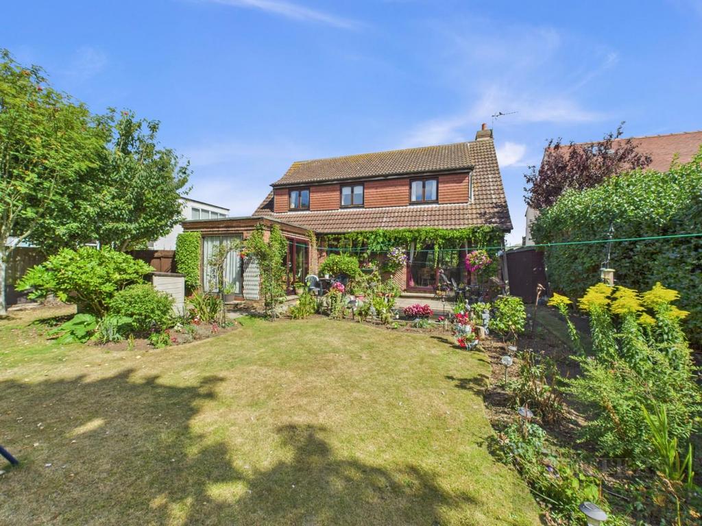 CAM05333 G0-PR0220-STILL025.jpg