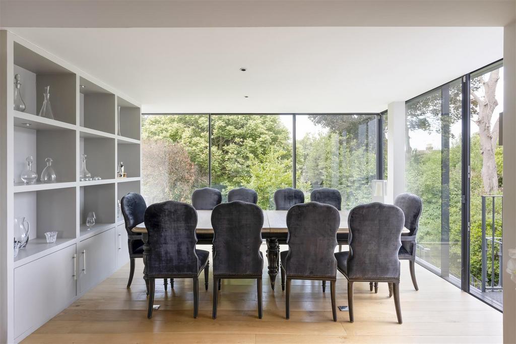 Maskells-115, Castelnau-42 Hi.jpg