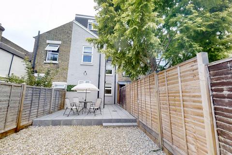 7 bedroom house share to rent, Rawdon Road, Maidstone, Kent, ME15