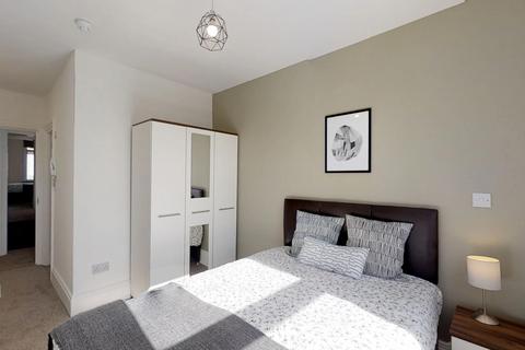 7 bedroom house share to rent, London Road, Strood, Kent, ME2
