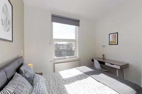 7 bedroom house share to rent, London Road, Strood, Kent, ME2