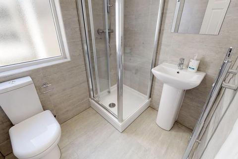 7 bedroom house share to rent, London Road, Strood, Kent, ME2