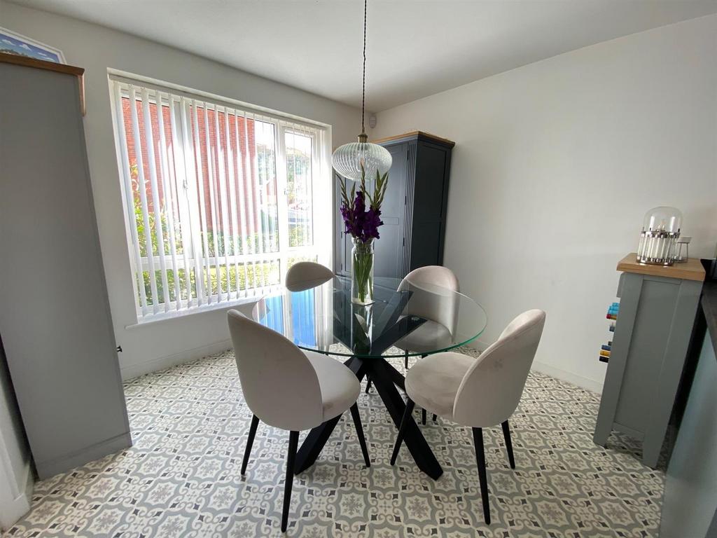 Dining Area.jpg