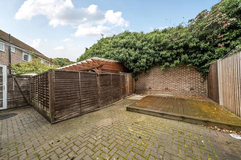 2 bedroom flat for sale, Springfield Close, Stanmore HA7
