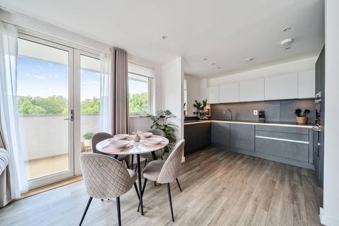 Avenue Road, South Acton, LONDON, W3