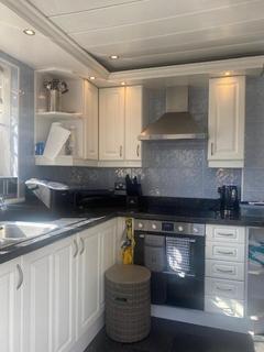 2 bedroom semi-detached house to rent, Rossie Crescent, Bishopbriggs G64