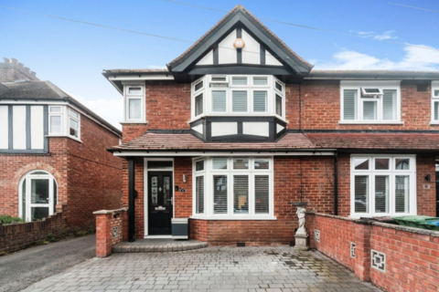 Garden Road, Walton-on-Thames, KT12