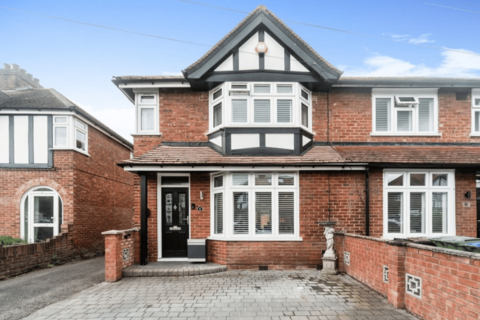 3 bedroom end of terrace house for sale, Garden Road, Walton-on-Thames, KT12