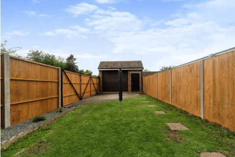 3 bedroom end of terrace house for sale, Garden Road, Walton-on-Thames, KT12