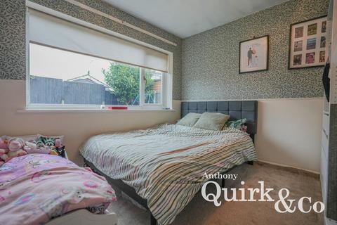 1 bedroom detached bungalow for sale, Aalten Avenue, Canvey Island, Essex, SS8