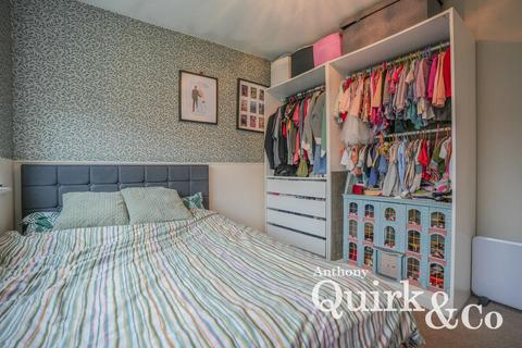 1 bedroom detached bungalow for sale, Aalten Avenue, Canvey Island, Essex, SS8