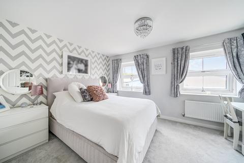 undefined, Vernon Grove, Binfield RG42