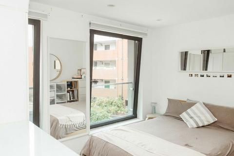 2 bedroom flat for sale, Flower Court, London W1W