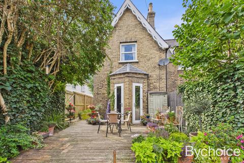 3 bedroom semi-detached house for sale, Dobbs Hill, Queens Close, Sudbury, Suffolk