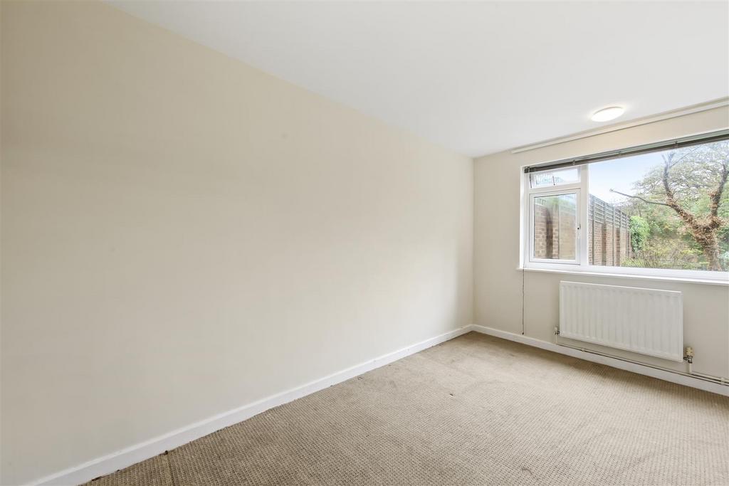 Flat 2, Orchard Court, 4 Victoria Rise, London  -