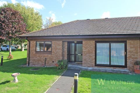 2 bedroom bungalow for sale, The Lawns, Fairlee Road, Newport, Isle of Wight