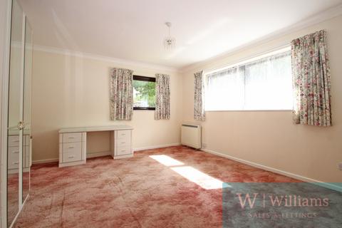 2 bedroom bungalow for sale, The Lawns, Fairlee Road, Newport, Isle of Wight
