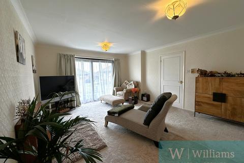 2 bedroom bungalow for sale, The Lawns, Fairlee Road, Newport, Isle of Wight