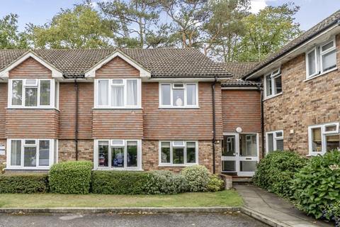 1 bedroom apartment for sale, Trimmers Field, Farnham, Surrey, GU9