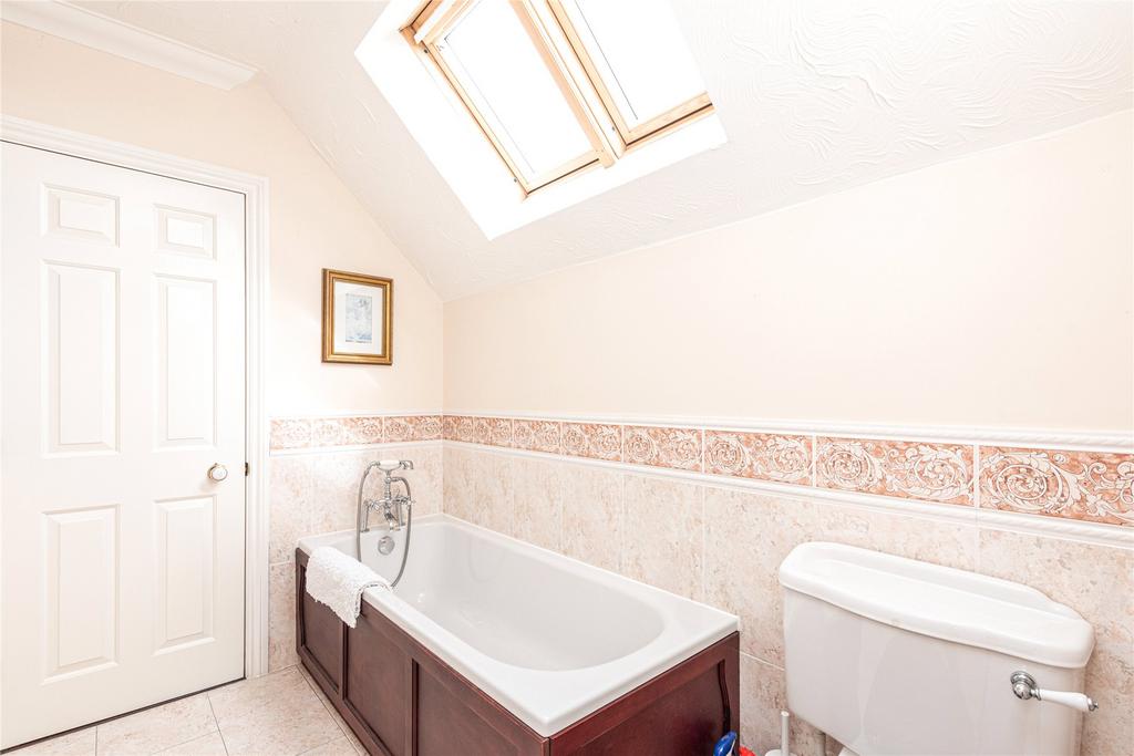Jack & Jill En Suite