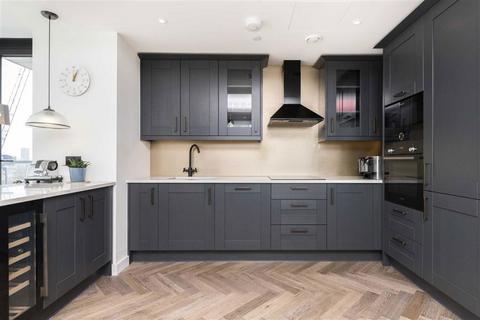 2 bedroom flat to rent, Merino Gardens, London E1W