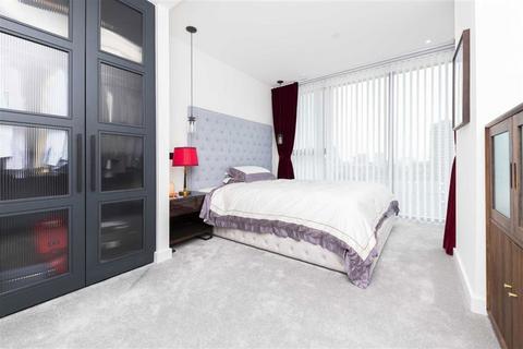 2 bedroom flat to rent, Merino Gardens, London E1W