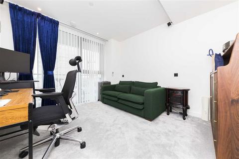 2 bedroom flat to rent, Merino Gardens, London E1W