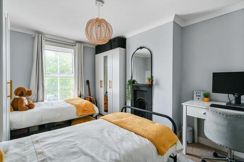 2 bedroom terraced house for sale, Queens Road, Crowborough, TN6