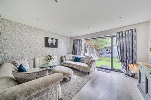3 bedroom terraced house for sale, Homefield Road, Walton-On-Thames, Surrey, KT12