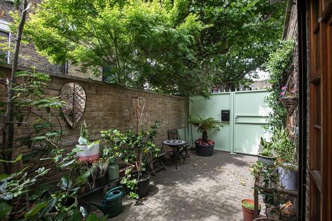 2 bedroom flat for sale, Chadwick Road, Peckham, SE15