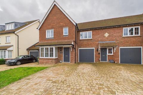 18 Doric Avenue, Chineham, Basingstoke, RG24 8NW