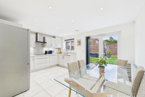 18 Doric Avenue, Chineham, Basingstoke, RG24 8NW