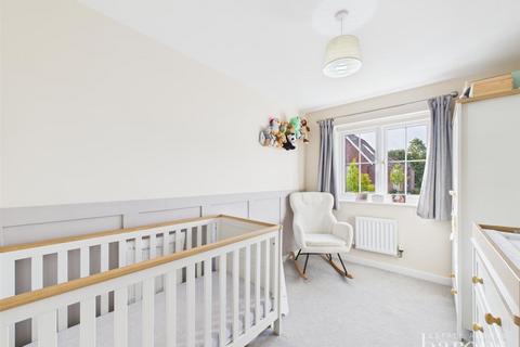 18 Doric Avenue, Chineham, Basingstoke, RG24 8NW