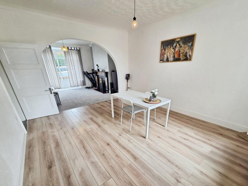 Pbox-living room-329742.jpg