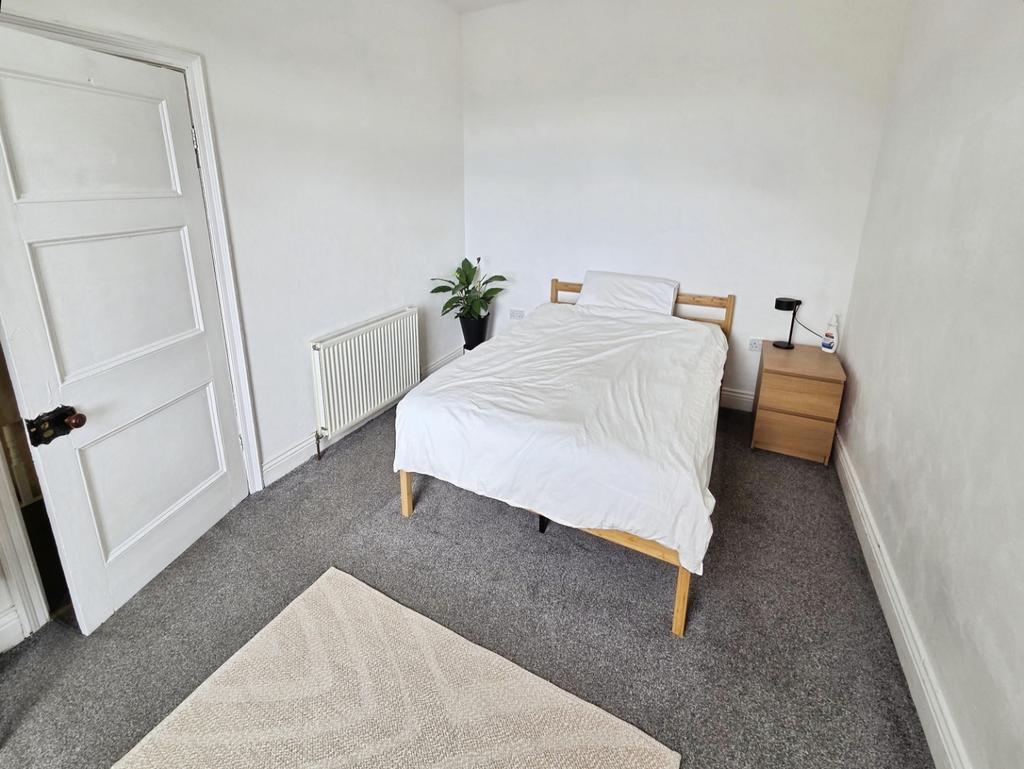Pbox-bedroom-329742.jpg