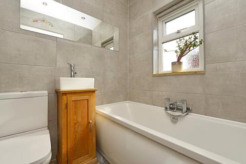 26 Cornmill Drive, Liversedge, WF15 7EE