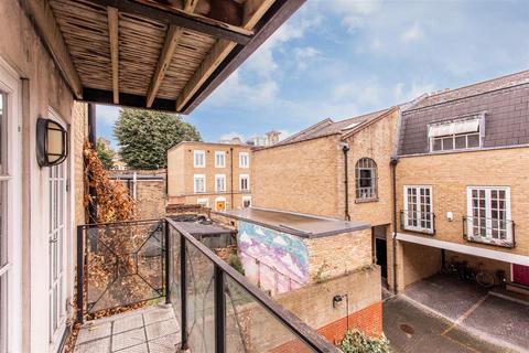 9 Hanover Place, London, E3 4QD