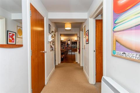 9 Hanover Place, London, E3 4QD