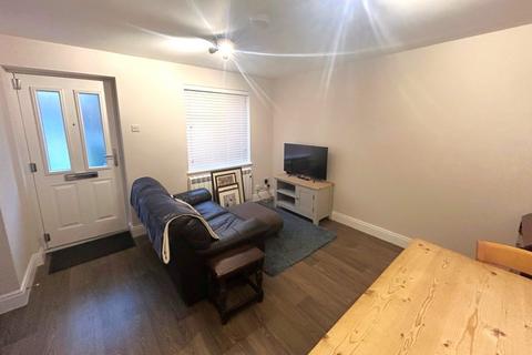 1 bedroom terraced house to rent, Weybrook Drive, Guildford GU4