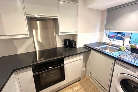 1 bedroom terraced house to rent, Weybrook Drive, Guildford GU4