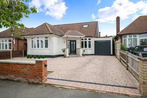 110 Meadow Walk, Epsom, KT19 0BA