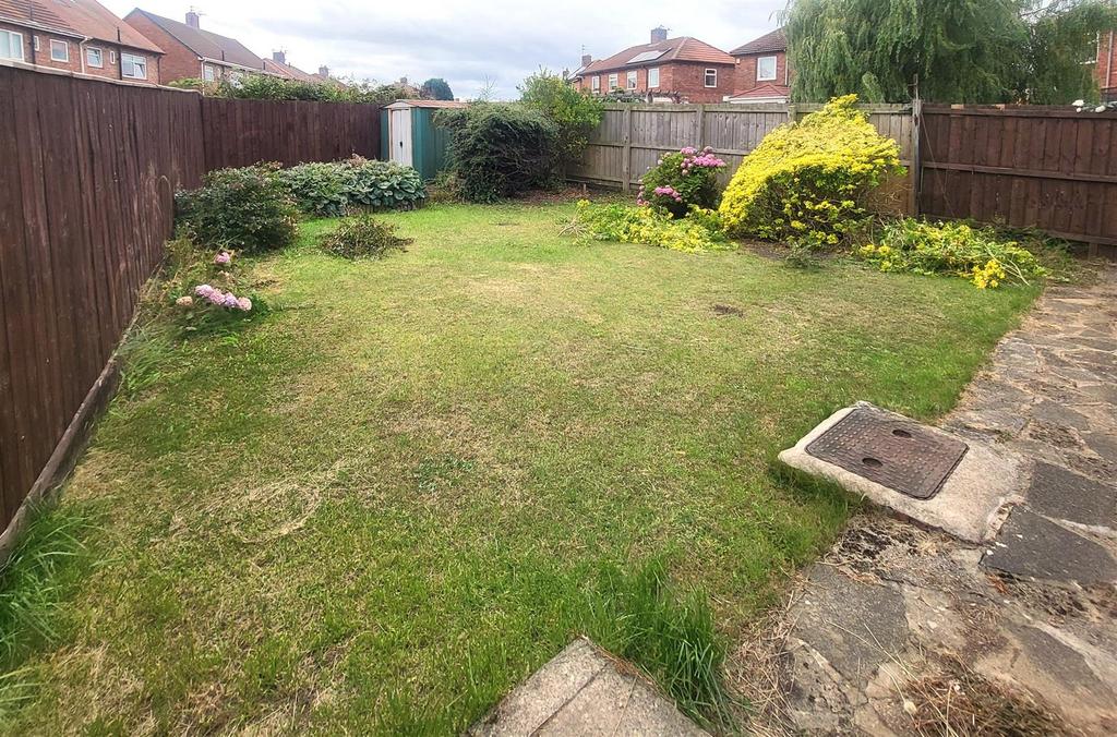 34 school rear garden.jpg