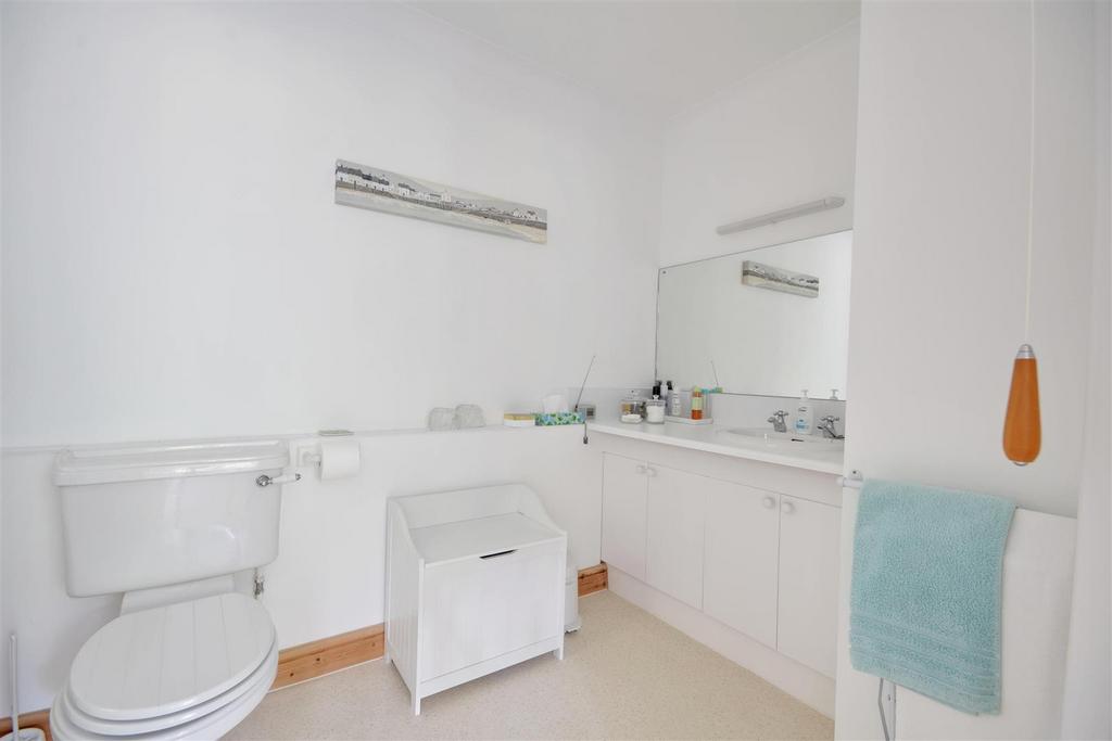 En-suite bathroom