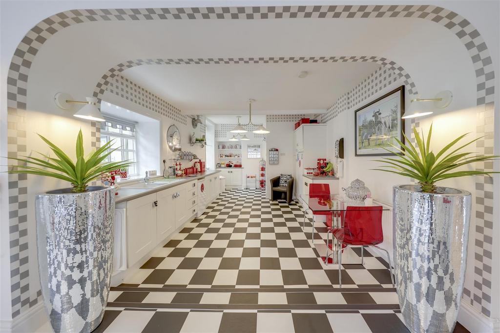 Further Kitchen