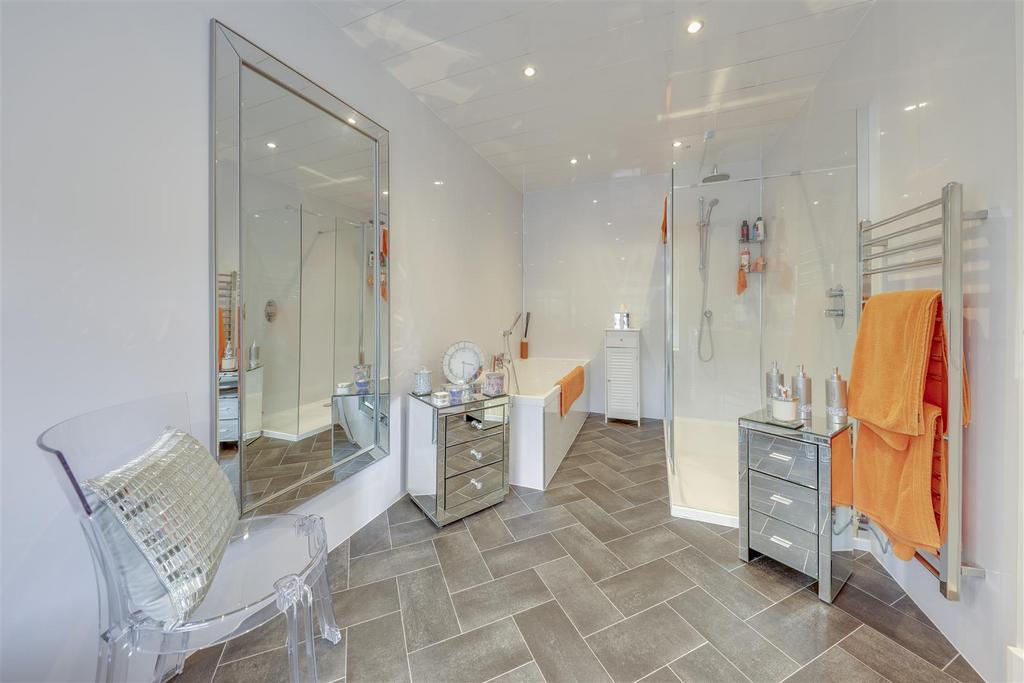 En Suite Bathroom