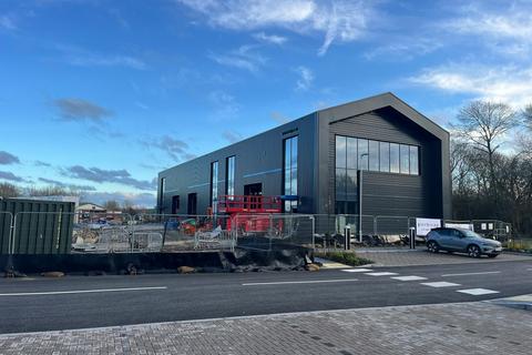 Warehouse to rent, 5-7 Orbis Westcott HP18 0XB